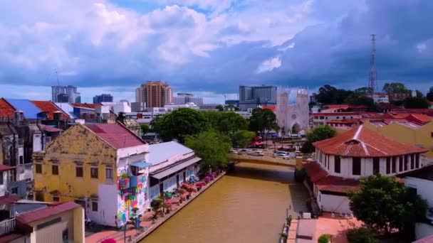 Aerial Shot Colorful Malaysian City River Middle Town Wide Shot — 图库视频影像
