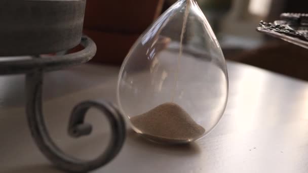 Hourglass Sand Falling Slow Motion Zoom — Stock Video