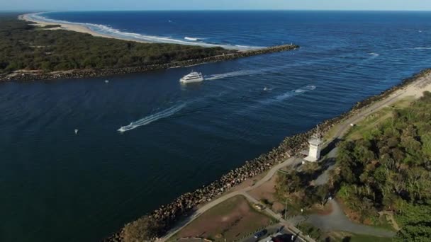 Cruise Boat Entering Gold Coast Seaway South Stradbroke Island Gold — Video Stock