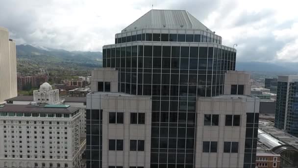 솔트레이크시티 중심가에 초고층 건물에서 비행기 날아와 조지프 스미스 메모리얼 스퀘어의 — 비디오