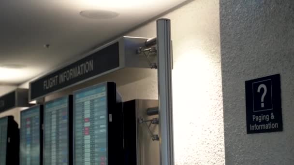 Airport Signs Camera Angles Paging Information Question Mark Airplane — Vídeo de Stock