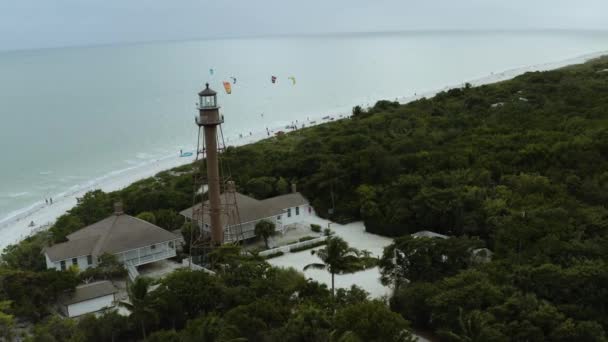 Sanibel Island Lighthouse Kitesurfers Florida Beach — Stock videók