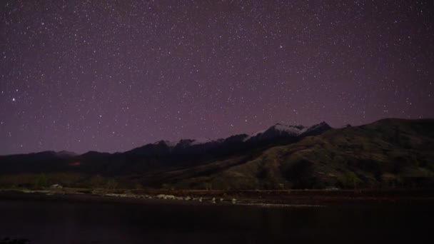 Lapso Tempo Montanha Noite Céu Cheio Estrelas — Vídeo de Stock