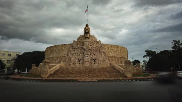 Motion Blur Time Lapse Monument Homeland Paseo Montejo Merida Yucatan — Vídeos de Stock