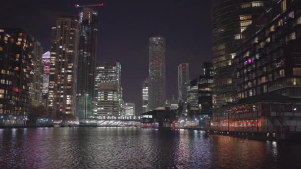 Illuminated Buildings Night Thames River Canary Wharf — Αρχείο Βίντεο