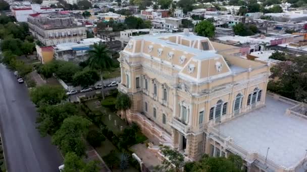 Aerial Orbit Left Palacio Canton Museum Mansion Paseo Montejo Merida — Stok video
