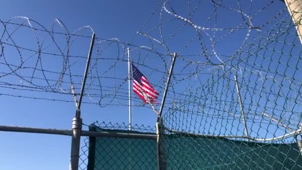 United States Stars Stripes Banner Blue Sky Banner Fenced American — Vídeos de Stock