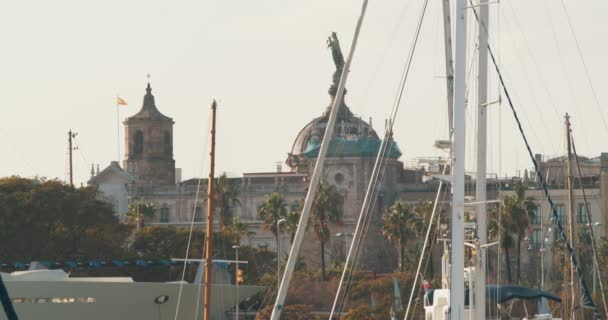 Beautiful Buildings Barcelona Shot Far Away Yachts Sailboats Foreground — Αρχείο Βίντεο