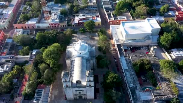 Aerial Pull Back Camera Pitch Locked Cathedral San Gervasio Valladolid — 图库视频影像