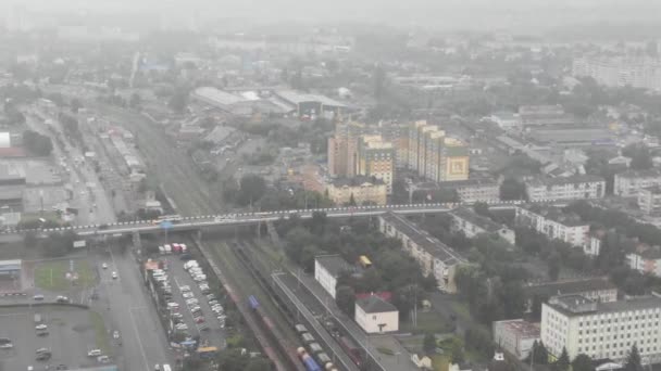 Luchtfoto Van Infrastructuur Van Stad Met Wegen Spoorwegen Gebouwen Een — Stockvideo