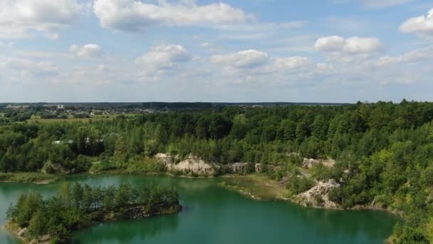 Aerial View Lake Beautiful Water Quarry Surrounded Forest Small Town — Vídeos de Stock