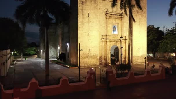 Aerial Ascending Nighttime Extreme Closeup Towers Cathedral San Gervasio Valladolid — Wideo stockowe