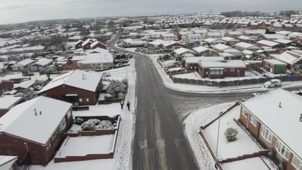 Воздушные Пейзажи Города Сток Тренте Покрыты Снегом После Внезапного Шторма — стоковое видео