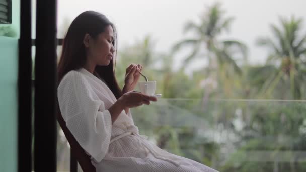 Asian Lady Wearing White Bathrobe Stirring Hot Morning Coffee Taking — 비디오