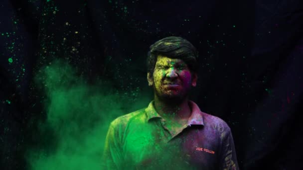 Holi Renklerle Kutlayan Genç Bir Adam Holi Bir Hindistan Festivali — Stok video