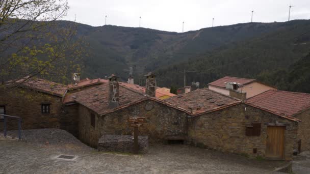 葡萄牙Gondramaz村的传统住房 — 图库视频影像