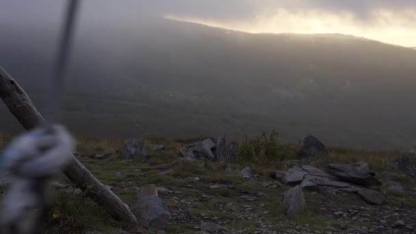 Baloico Oscilante Montaña Lousa Portugal Atardecer — Vídeos de Stock