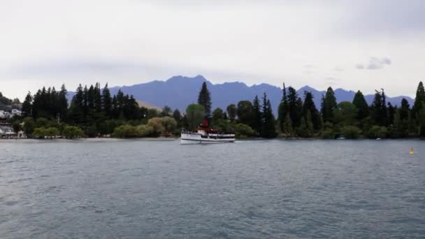 Wide Shot Famous Tss Earnslaw Ship Sailing Harbour Lake Wakatipu — Vídeo de Stock