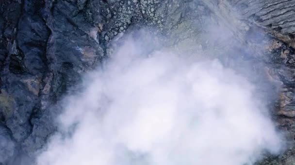Cratera Vulcão Ijen Java Indonésia Paisagem Com Lago Verde Fumaça — Vídeo de Stock