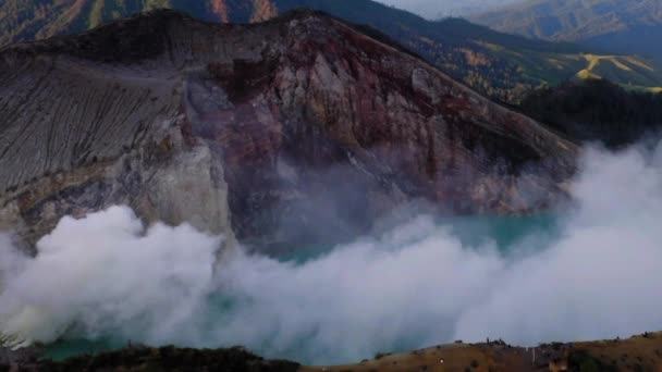 Crater Ijen Volcano Java Indonesia Landscape Green Lake Smoke — 图库视频影像
