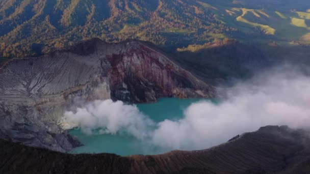 Crater Ijen Volcano Java Indonesia Landscape Green Lake Smoke — Stockvideo