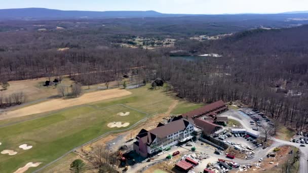 Aerial Orbit Right Showing Cacapon State Park Lodge Construction Its — стоковое видео