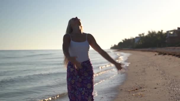 Pretty Mature Woman Beach Raises Her Arms Turns Emotion Freedom — Stock Video