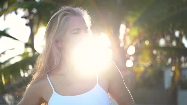 Backlit Sexy Slow Motion Mature Blonde Woman Shaking Head Smiling — Video Stock