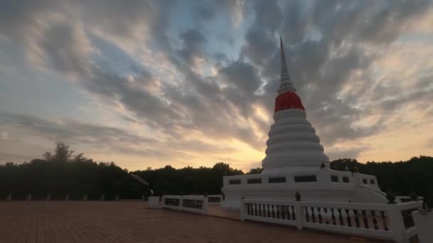 Clouds Soaring High Ancient Phra Chedi Klang Nam Small White — Wideo stockowe