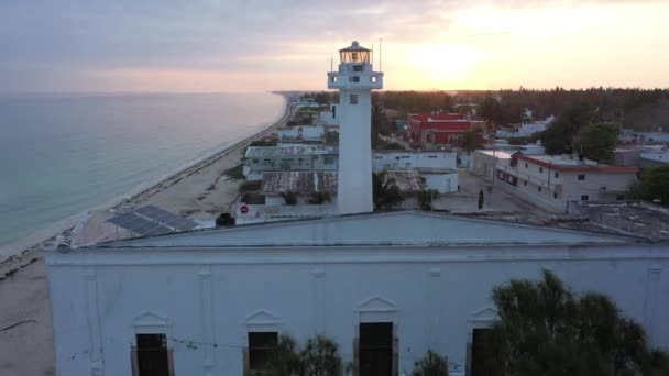 Low Aerial Push Sunrise Lighthouse Telchac Puerto Yucatan Mexico — Stock video