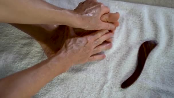 Closeup Mature Woman Using Her Thumbs Press Massage Her Calf — Vídeo de stock