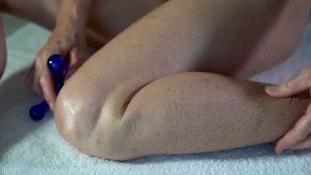 Extreme Closeup Woman Massaging Her Calf Her Hand Using Massage — Stockvideo