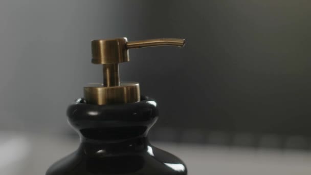 Beautiful Shot Someone Using Soap Dispenser Wash Hands Close — Stockvideo