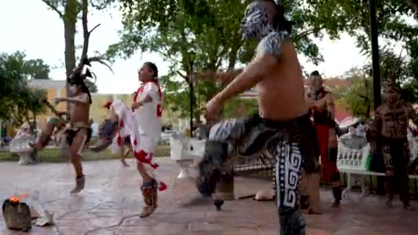 Mayan Dancers Performing Live Drums Kicking Legs Air Park Valladolid — Stockvideo