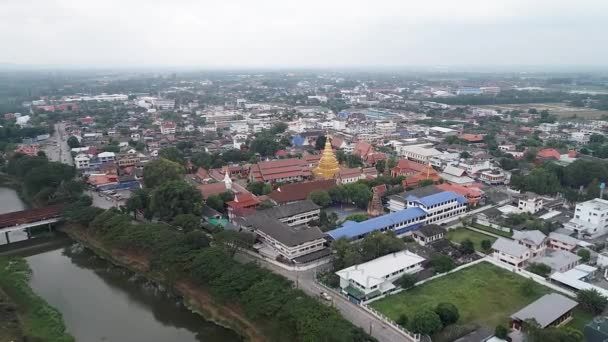 Aerial Footage Wat Phra Hariphunchai Famous Buddhist Temple Lamphun Thailand — Stock video