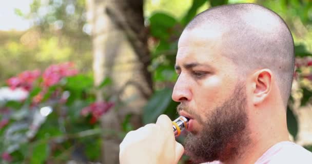 Bearded Bald Man Smoking Vape — Vídeo de Stock