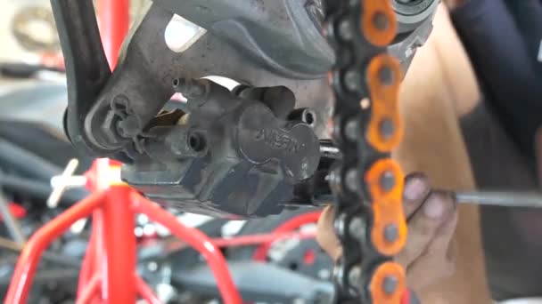 Close Footage Technician Working Motorcycle Brake Caliper Cleaning Process — Stockvideo