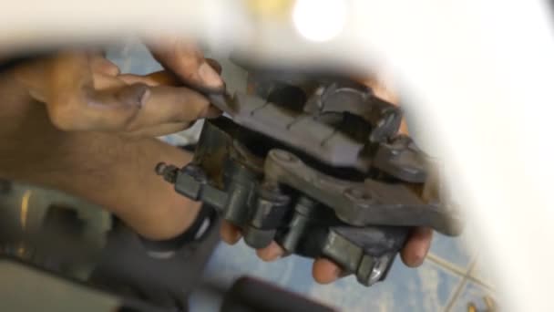 Close Footage Mechanic Working Brake Caliper Installation Motorcycle — Αρχείο Βίντεο