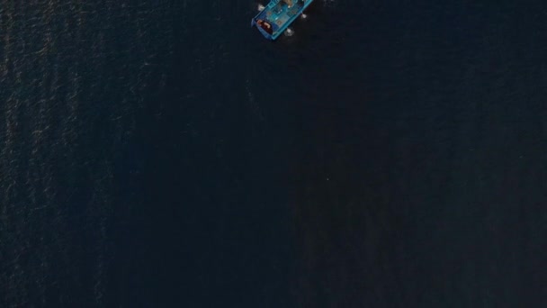 Top View Blue Fishing Boat Get Out Frame Atlantic Ocean — Wideo stockowe