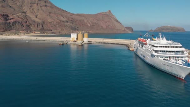 Aerial Anchored Crossing Islands Ferry Boat Portuguese Island — ストック動画