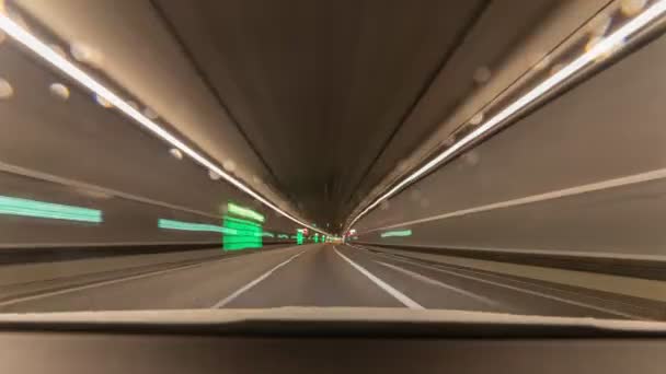 Двигаясь Быстро Временной Ход Подземного Туннеля Автомобилем Глядя Через Лобовое — стоковое видео