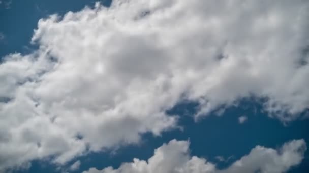 Krásná Doba Pohybu Mraků Modrém Slunečném Dni Oblohy Přesouvání Jeho — Stock video