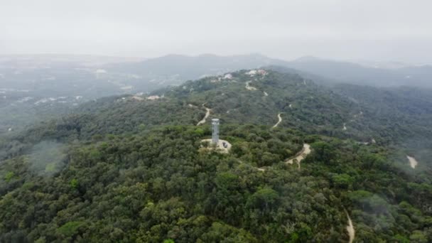 Scenic View Lookout Tower Green Countryside Dirt Trails Mountain Ranges — Video