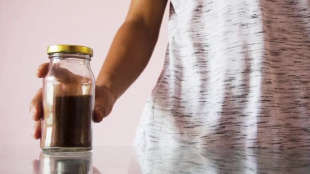 Young Man Making Coffee Coffee Powder Man Opening Coffee Powder — Αρχείο Βίντεο