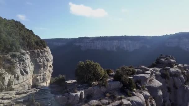 Aerial View Man Walking Cliff Edge Great Height Tracking Shot — Vídeo de stock