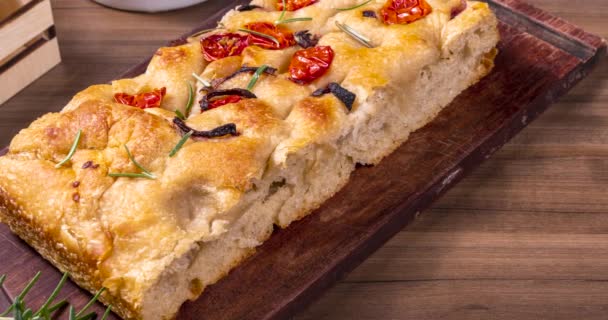 Traditional Italian Focaccia Pepperoni Cherry Tomatoes Black Olives Rosemary Onion — Wideo stockowe