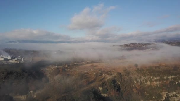 Aerial View Fine Mist Rural Land Small Town Zooming Shot — Vídeo de Stock