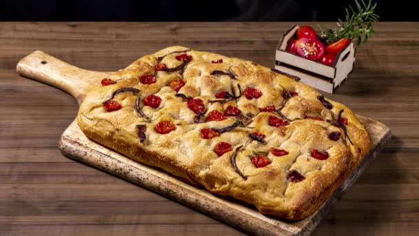 Traditional Italian Focaccia Pepperoni Cherry Tomatoes Black Olives Rosemary Onion — Stock video