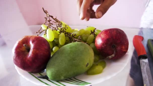 Man Taking Grapes Fruit Salad Man Holding Grape Salad — 비디오