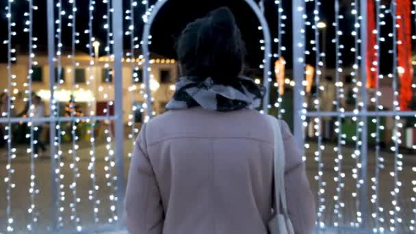 Shot Woman Walk Out Focus Christmas Light Decoration Frame — Wideo stockowe
